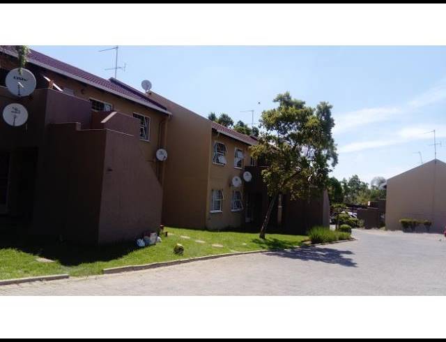 2 BEDROOM APARTMENT TO LET IN VORNA VALLEY